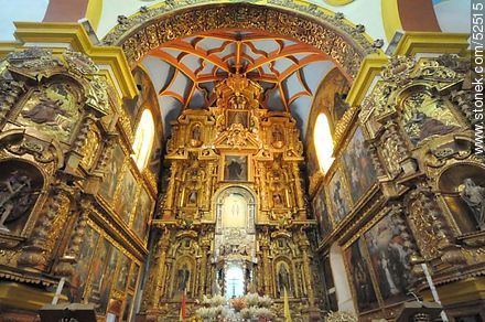 Inside Basilica of Our Lady of Copacabana - Bolivia - Others in SOUTH AMERICA. Foto No. 52515