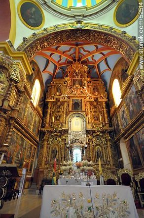 Inside Basilica of Our Lady of Copacabana - Bolivia - Others in SOUTH AMERICA. Foto No. 52514