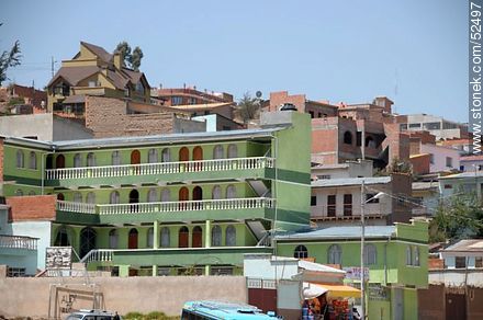 Port of Copacabana, Lake Titicaca. Hotels. - Bolivia - Others in SOUTH AMERICA. Foto No. 52497