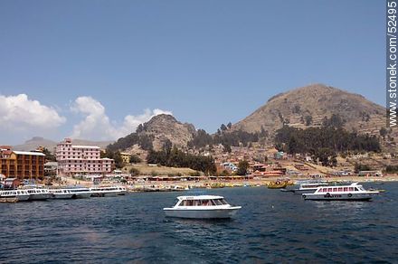 Port of Copacabana, Lake Titicaca. Cerro del Calvario. - Bolivia - Others in SOUTH AMERICA. Foto No. 52495