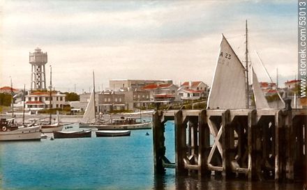 Antiguo muelle del puerto de Punta del Este. La torre del agua en plaza Artigas. - Punta del Este y balnearios cercanos - URUGUAY. Foto No. 53013