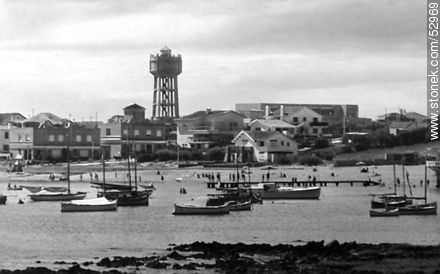 Old photo of the Port of Punta del Este, the water tower in the Plaza Artigas. -  - MORE IMAGES. Photo #52969