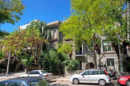 Antiguas casonas de la calle José Ellauri y Ramón Massini - Departamento de Montevideo - URUGUAY. Foto No. 53931