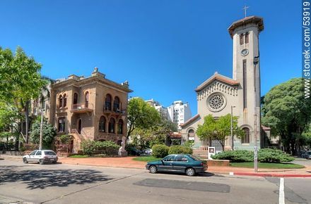 Calles José Ellauri y Ramón Masini. Parroquia San Juan Bautista - Departamento de Montevideo - URUGUAY. Foto No. 53919