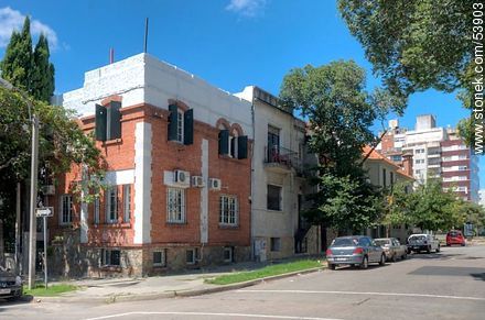 House in Santiago Vazquez St. - Department of Montevideo - URUGUAY. Photo #53903