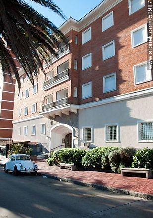 Plaza building at 23th. Street inaugurated in 1954 - Punta del Este and its near resorts - URUGUAY. Photo #53987