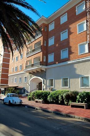 Plaza building at 23th. Street inaugurated in 1954 - Punta del Este and its near resorts - URUGUAY. Photo #53986