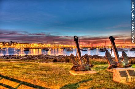 Colors of the sunset at the port of Punta del Este - Punta del Este and its near resorts - URUGUAY. Foto No. 53950