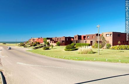 Terrazas de Manantiales sobre ruta 10 - Punta del Este y balnearios cercanos - URUGUAY. Foto No. 54203