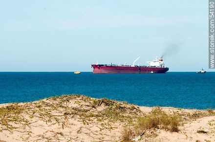 Product tanker unloading buoy Jose Ignacio. - Punta del Este and its near resorts - URUGUAY. Foto No. 54190