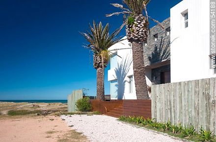 House in José Ignacio seaside resort.  - Punta del Este and its near resorts - URUGUAY. Photo #54188