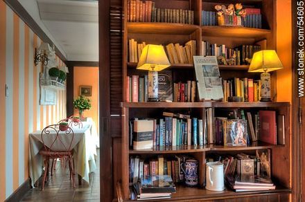 L'Auberge hotel library - Punta del Este and its near resorts - URUGUAY. Foto No. 54605