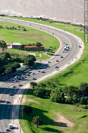 Curve of Rambla Armenia Avenue. - Department of Montevideo - URUGUAY. Photo #54808