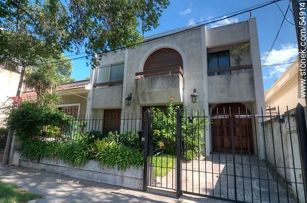 Casa de la calle Guayaquí y Santiago Vázquez - Departamento de Montevideo - URUGUAY. Foto No. 54914