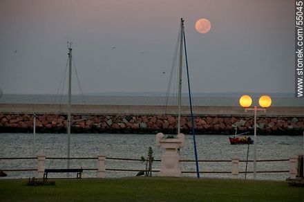 Full moon in the port - Department of Maldonado - URUGUAY. Photo #55045