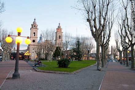 Plaza los Treinta y Tres at sunset - San José - URUGUAY. Photo #55447