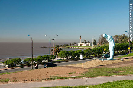 Greeting man, looking to Korea. Oceanographic Museum. Buceo beach. - Department of Montevideo - URUGUAY. Foto No. 55586