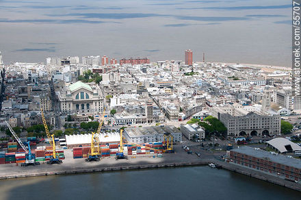 Banco República, calles Solís, Colón, y Yacaré. Comando de la Armanda - Departamento de Montevideo - URUGUAY. Foto No. 55707