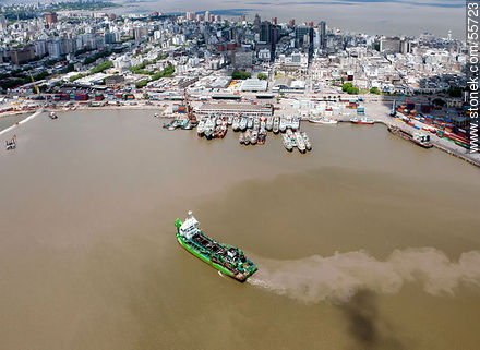 Part of the harbor, Downtown and Old Town. Dutch dredging in the harbor. - Department of Montevideo - URUGUAY. Photo #55723