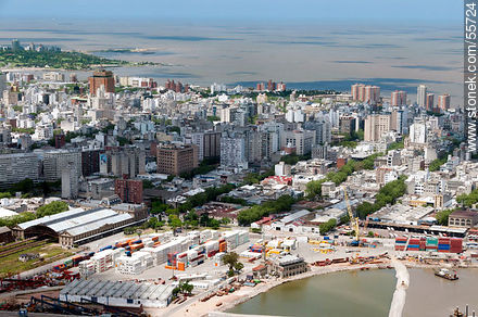 Port and buildings in downtown Montevideo - Department of Montevideo - URUGUAY. Photo #55724