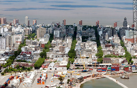 Vista aérea de las calles Río Negro, Julio Herrera y Obes, Río Branco, Convención y Andes - Departamento de Montevideo - URUGUAY. Foto No. 55725