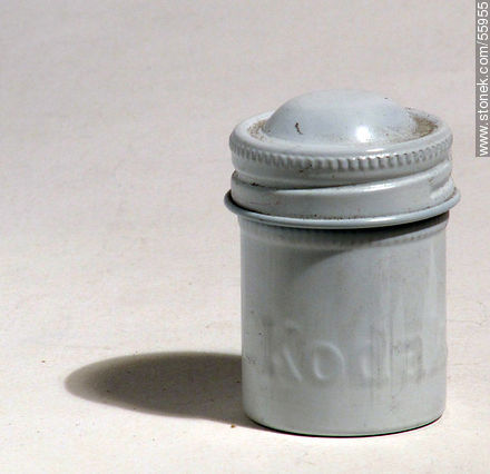 Antiguo envase metálico para película en rollo 135 Kodak -  - IMÁGENES VARIAS. Foto No. 55955