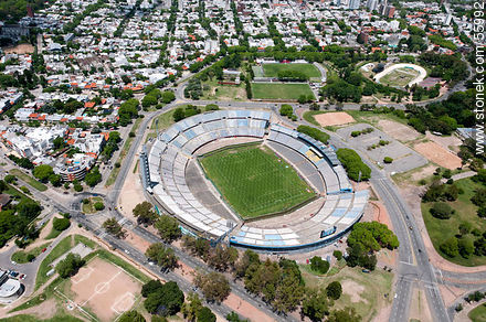 Vista aérea del Estadio Centenario en el Parque Batlle - Departamento de Montevideo - URUGUAY. Foto No. 55992
