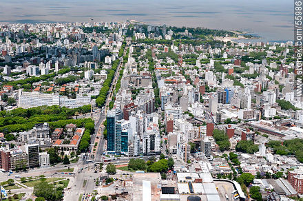 Bulevar Artigas al sur. Barrios Pocitos y Cordón - Departamento de Montevideo - URUGUAY. Foto No. 55986