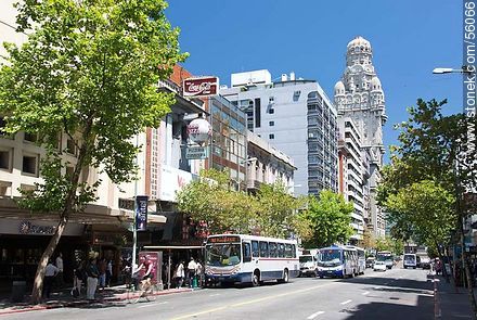 Avenida 18 de Julio en el año 2013 - Departamento de Montevideo - URUGUAY. Foto No. 56066