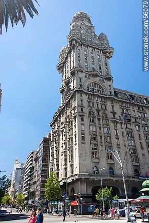 Palacio Salvo - Departamento de Montevideo - URUGUAY. Foto No. 56079