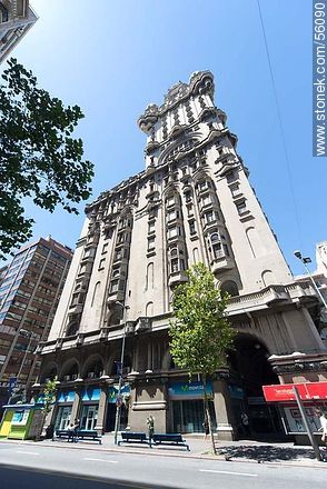 Palacio Salvo en 18 de Julio y Andes. - Departamento de Montevideo - URUGUAY. Foto No. 56090