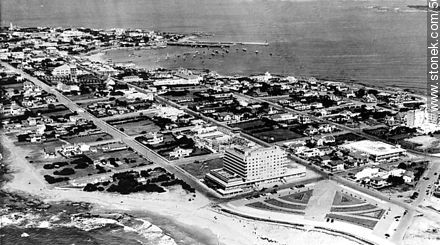Old aerial photo of Punta del Este - Punta del Este and its near resorts - URUGUAY. Photo #56181