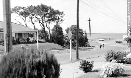 Avenida España y Rambla en parada 25 de la Mansa - Punta del Este y balnearios cercanos - URUGUAY. Foto No. 56147