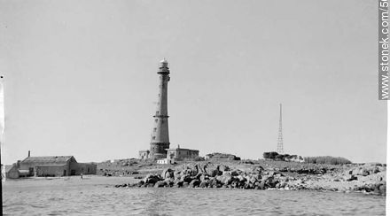 Lighthouse of Isla de Lobos - Punta del Este and its near resorts - URUGUAY. Photo #56136