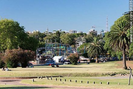 Vista del parque de diversiones. Rueda gigante y montaña rusa. - Departamento de Montevideo - URUGUAY. Foto No. 56335