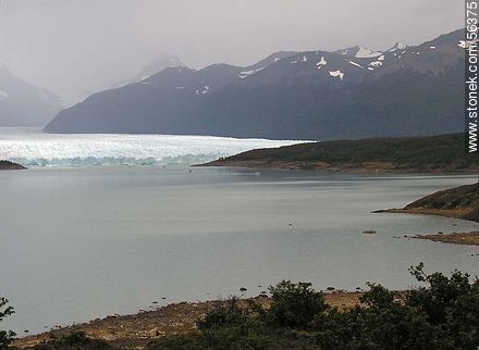 Distant view of the Perito Moreno Glacier. Lake Argentino. -  - ARGENTINA. Photo #56375