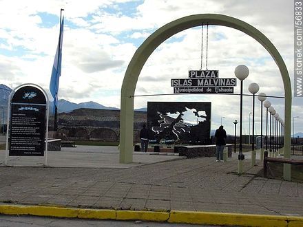 Plaza Islas Malvinas. Municipalidad de Ushuaia. -  - ARGENTINA. Foto No. 56833