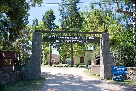 Entrada a la Reserva de Flora y Fauna Dr. Rodolfo Tálice - Departamento de Flores - URUGUAY. Foto No. 56880