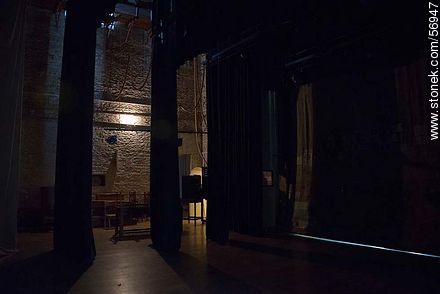 Teatro Larrañaga. El escenario a oscuras - Departamento de Salto - URUGUAY. Foto No. 56947