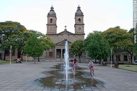 Plaza de los 33 Orientales - Department of Salto - URUGUAY. Photo #57034