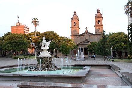 Plaza de los 33 Orientales - Departamento de Salto - URUGUAY. Foto No. 57039