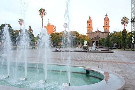 Plaza de los 33 Orientales - Departamento de Salto - URUGUAY. Foto No. 57029