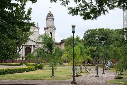 Plaza Artigas - Department of Salto - URUGUAY. Foto No. 57248