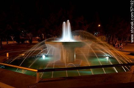 Artigas Square fountain at night - Department of Salto - URUGUAY. Photo #57192