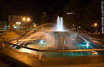 Artigas Square fountain at night - Department of Salto - URUGUAY. Photo #57191