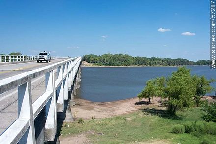 Bridge on Route 3 on the Río Negro river, the dam reservoir Paso del Palmar. Near the border with the department of Flores. - Department of Paysandú - URUGUAY. Photo #57287