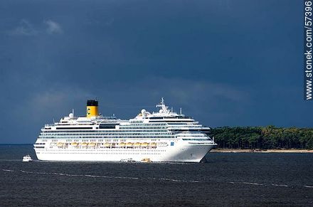 Crucero Costa Fascinosa frente a la isla Gorriti - Punta del Este y balnearios cercanos - URUGUAY. Foto No. 57396