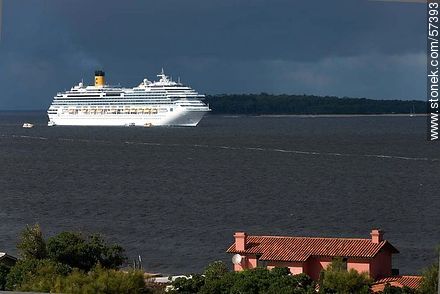 Cruise Costa Fascinosa frente a la isla Gorriti - Punta del Este and its near resorts - URUGUAY. Foto No. 57393
