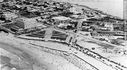 Aerial view of Brava Beach, Punta del Este building, railway station - Punta del Este and its near resorts - URUGUAY. Foto No. 57458