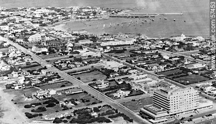 Old aerial photo of downtown Punta del Este - Punta del Este and its near resorts - URUGUAY. Photo #57453